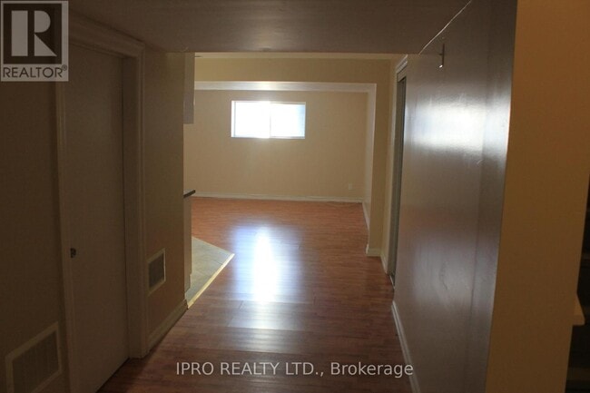 Building Photo - 625 Hood Terrace