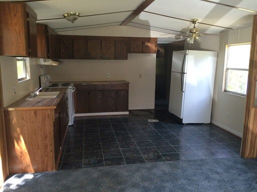 Building Photo - 40 King Dr