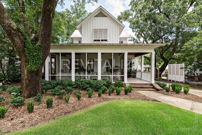 Building Photo - Fully Furnished Cottage on Oversized Lot i...