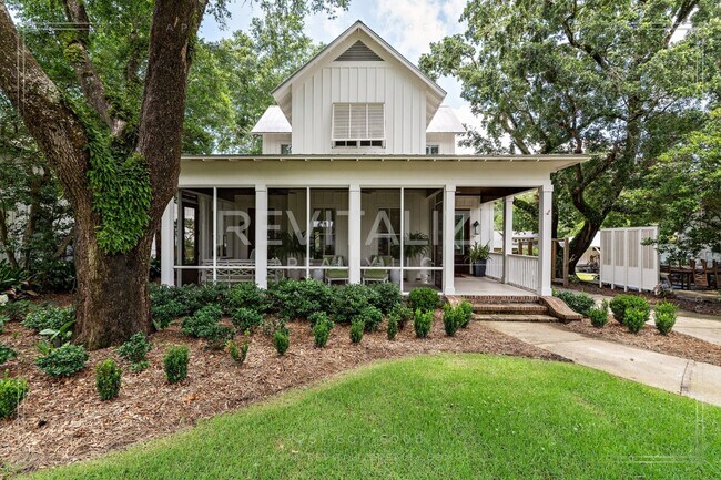 Foto del edificio - Fully Furnished Cottage on Oversized Lot i...
