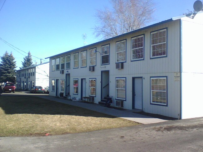 Building Photo - 1104 Swan Ave
