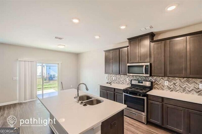 Foto del edificio - 4691 Electric Ave SW
