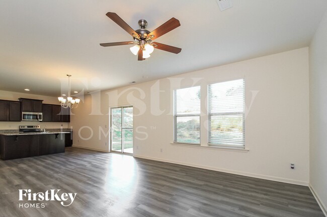 Building Photo - 5704 Beaver Pond Tl