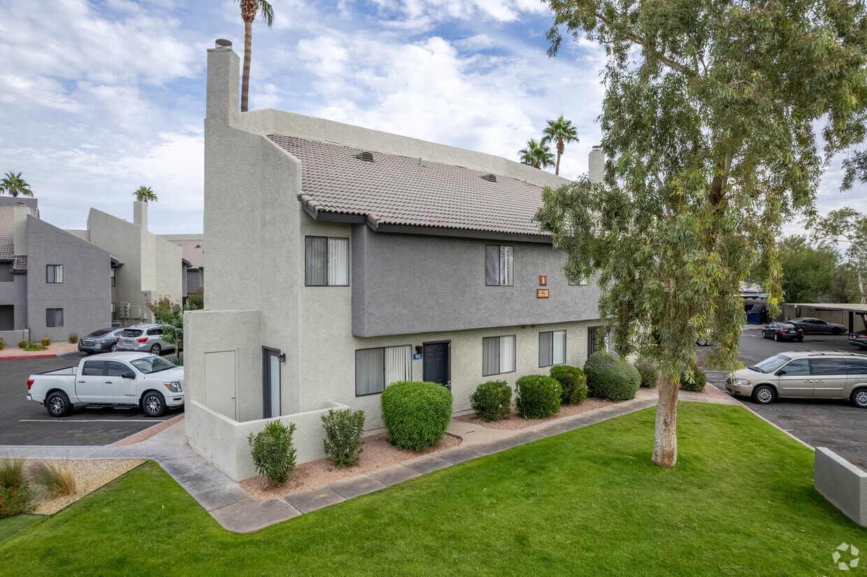 Primary Photo - Riverview Townhomes