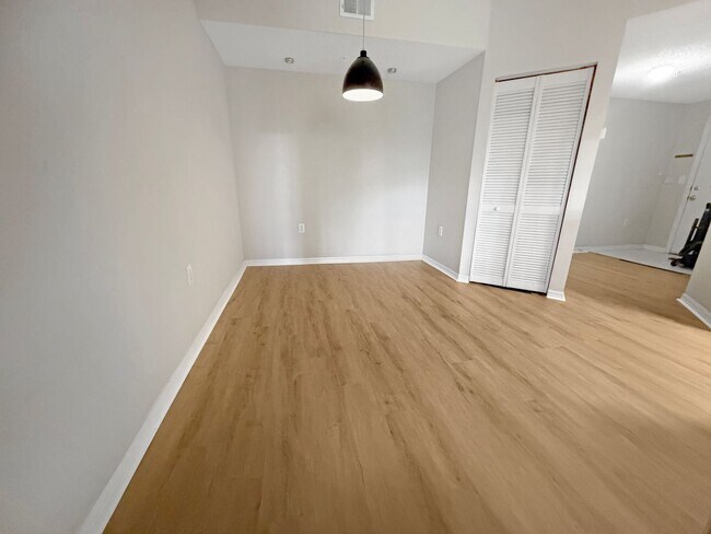 Foto del edificio - 5500 Bentgrass Dr