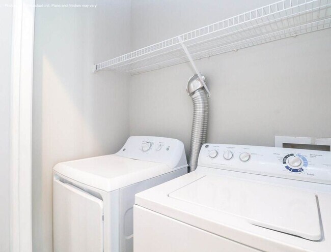 Foto del edificio - 4 bed 4 bath rental in Rowandale with all utilities included!