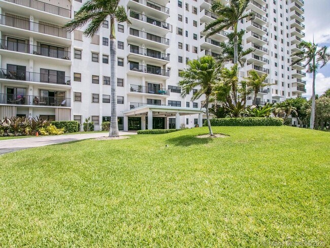 Foto del edificio - 1201 S Ocean Dr