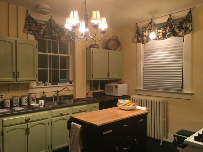 Foto del edificio - 236 Robineau Rd