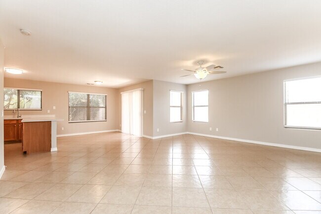 Foto del edificio - 6145 S Wilson Dr