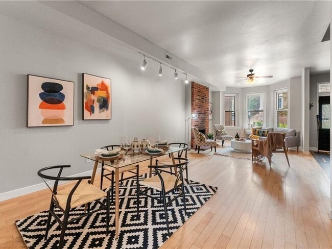 Building Photo - 3 Bedroom Townhome in Richmond