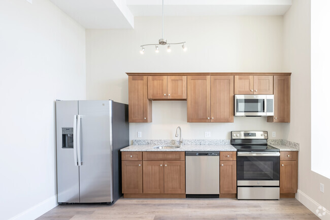 1BR, 1BA - 788SF - King Philip Lofts