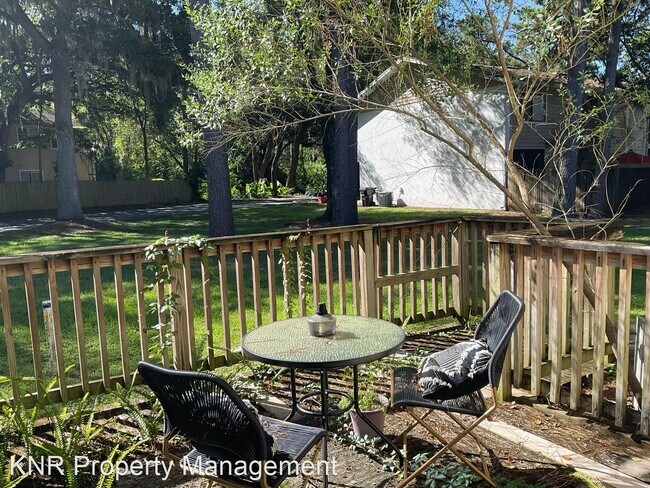 Building Photo - 2 br, 1.5 bath House - 2025 SW 39th Way
