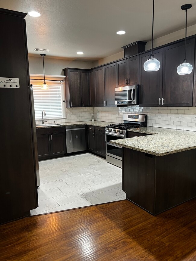 Kitchen - 1110 Catherine Way