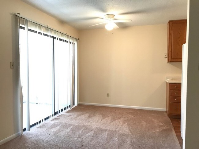 Building Photo - 1 Bed, 1 Bath - Apartment
