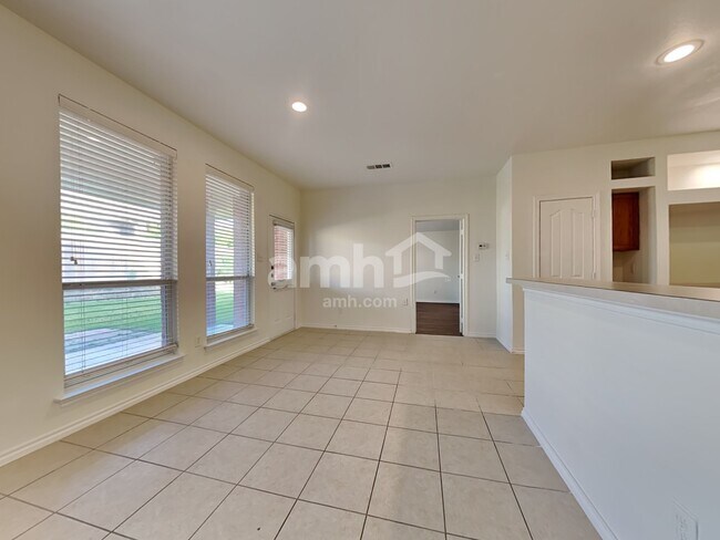 Building Photo - 5716 Ozark Dr