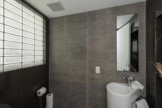 Foto del edificio - 841 19th St
