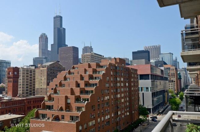city view from ALL rooms - 1 8th E St