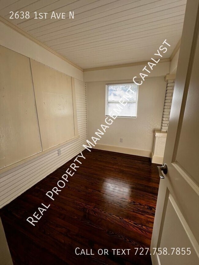 Building Photo - Charming Historic Kenwood Home near St Pet...