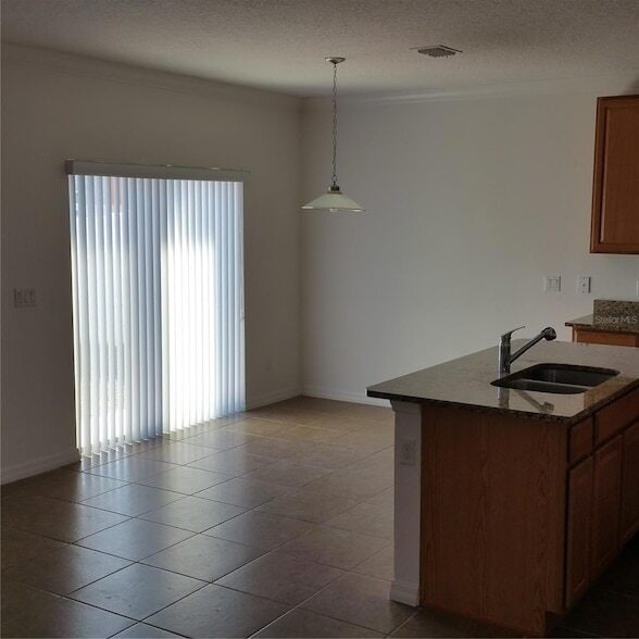 Building Photo - 2210 Anoka Way