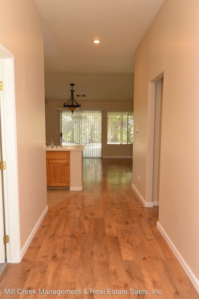 Foto del edificio - 3 br, 2.5 bath House - 4236 W. Redding