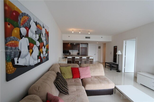 Foto del edificio - 465 Brickell Ave