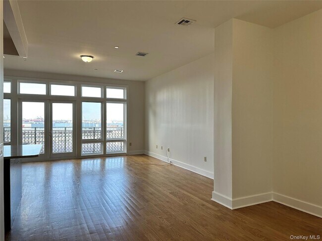 Foto del edificio - 90 Bay Street Landing