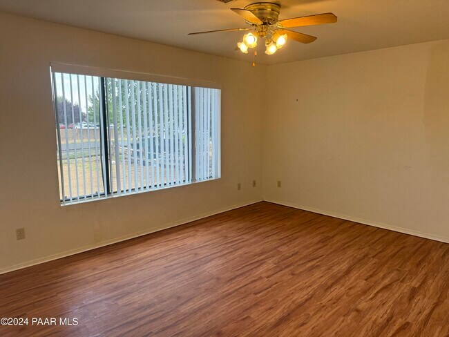 Foto del edificio - 3284 N Greg Dr