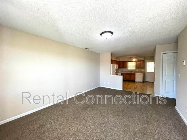 Building Photo - 605 1/2 Old Creal Springs Road