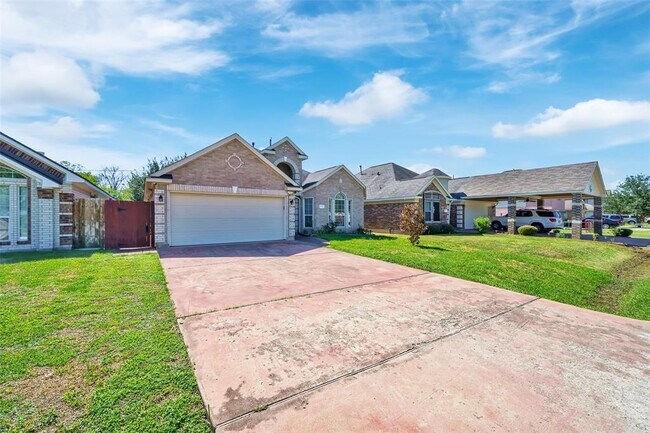 Building Photo - 8930 Edgebrook Dr