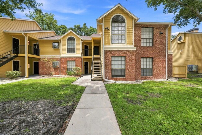 Foto del edificio - 8630 Mallard Reserve Dr