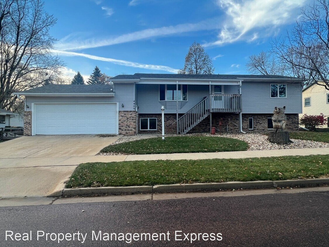 4 br, 3 bath House 4409 E 20th St. House Rental in Sioux Falls, SD
