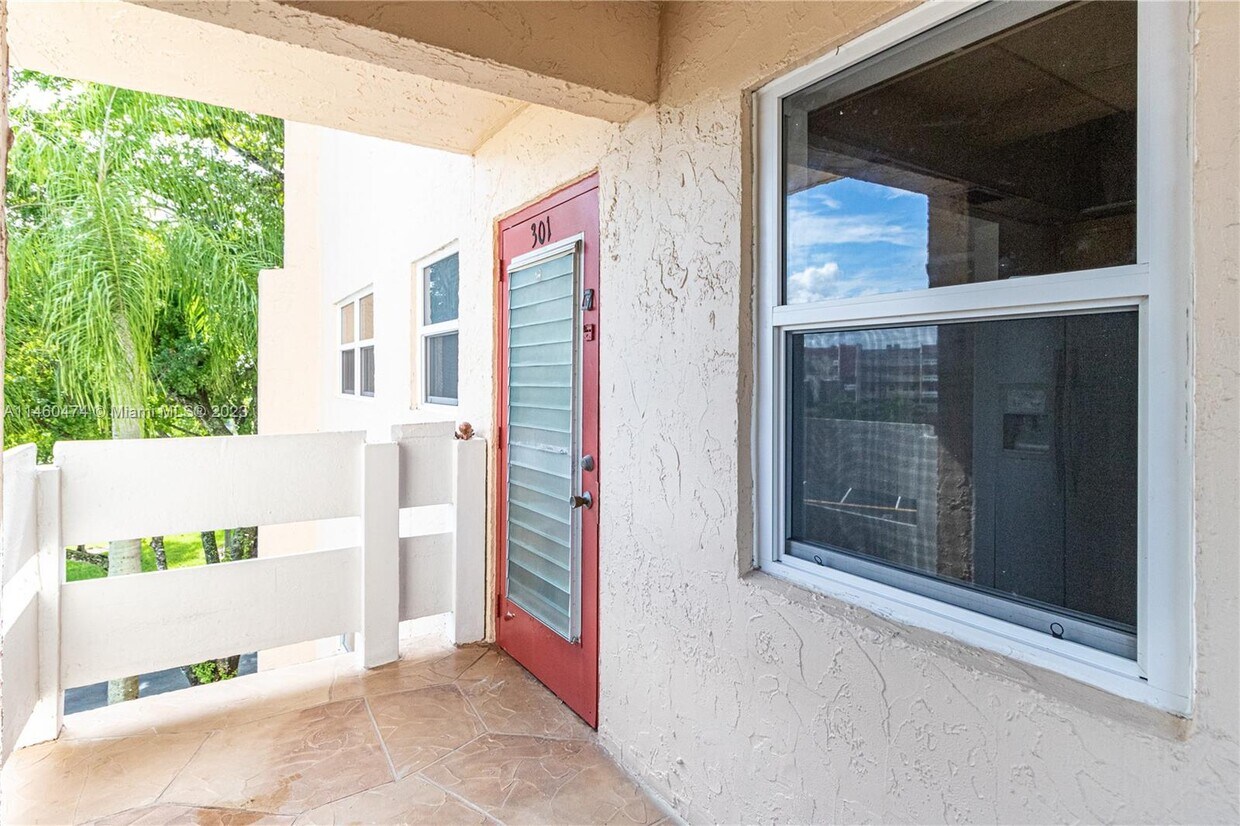 1005 Country Club Dr Unit 301, Margate, FL 33063 Condo for Rent in