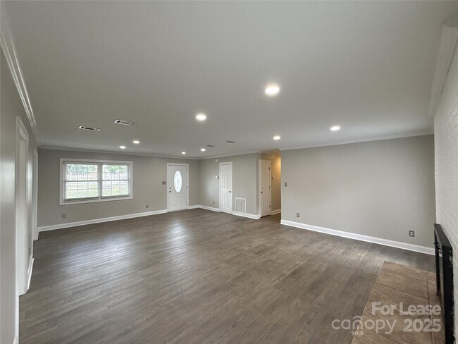 Building Photo - 6421 Mill Grove Rd