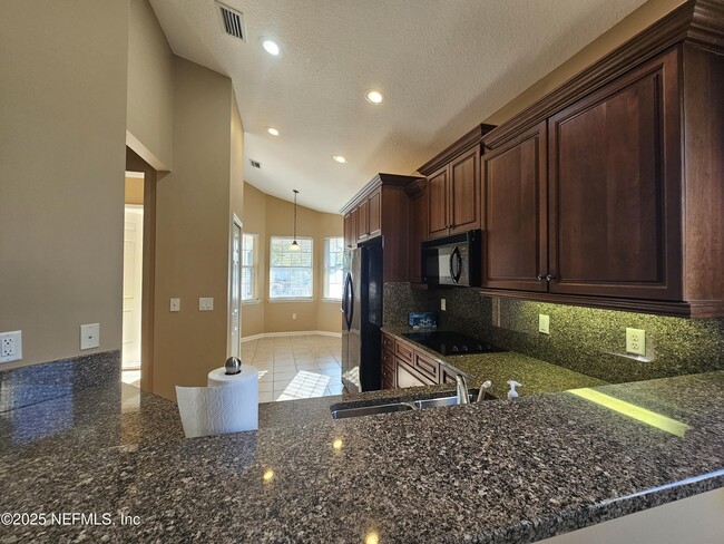 Building Photo - 964 Hazeltine Ct