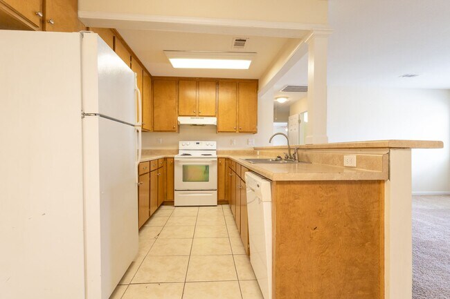 Building Photo - 322 Ray Ave