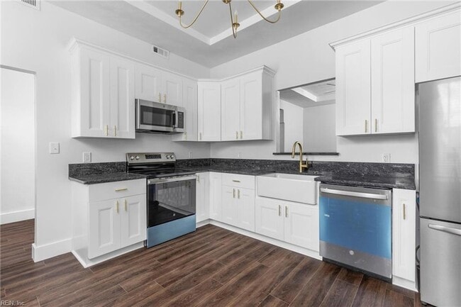 Photo - 410 W 29th St Townhome