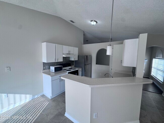 Foto del edificio - 8440 Oak Crossing Dr W