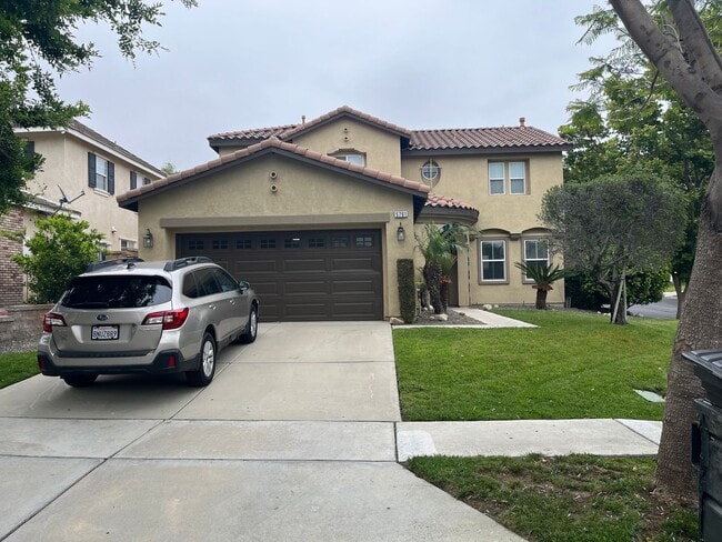 Building Photo - Beautiful Corner lot home in gated community.