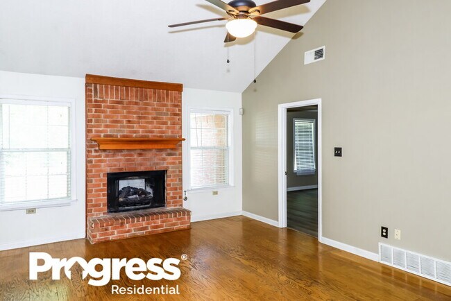 Building Photo - 878 Sun Vista Dr E