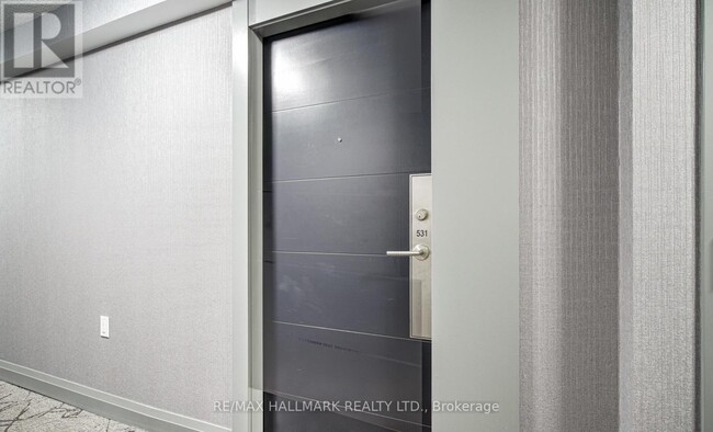 Photo du bâtiment - 525-525 Adelaide St W