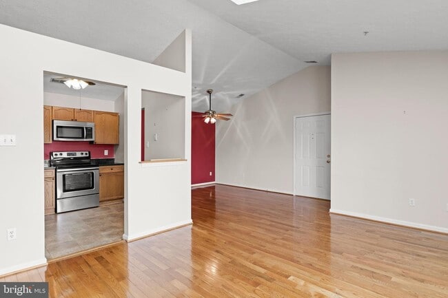 Building Photo - 151 Brookland Terrace