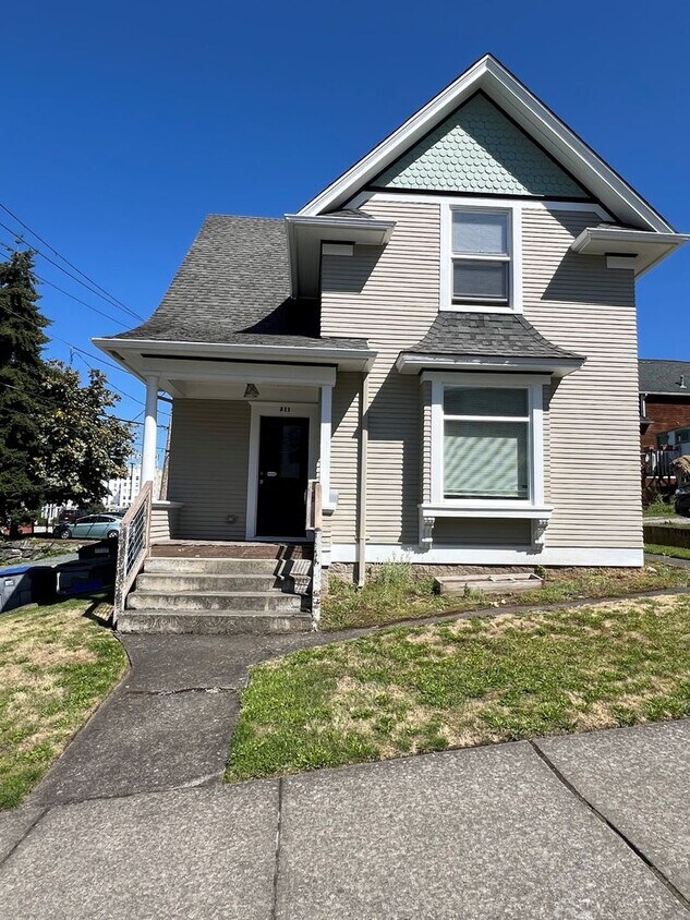 Foto principal - 311 E Laurel St
