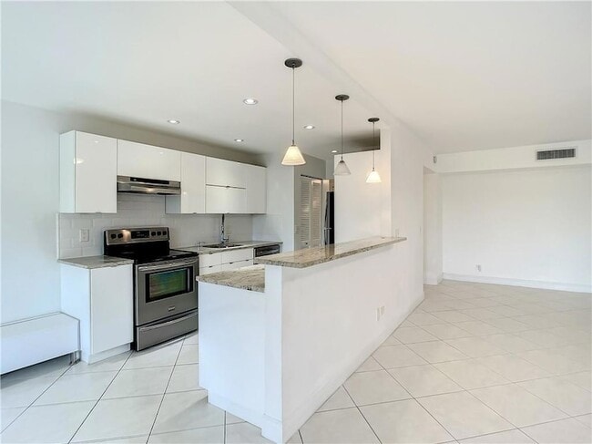 Foto del edificio - 6342 Longboat Ln W