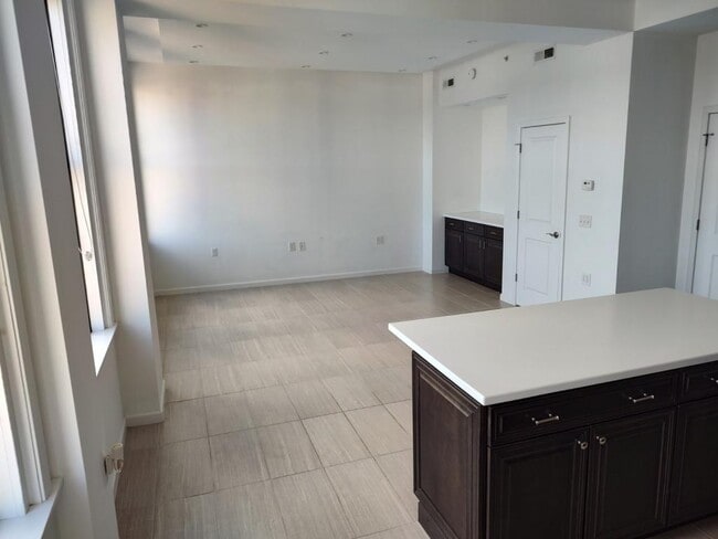 Building Photo - 910 4th Avenue Suite #1201