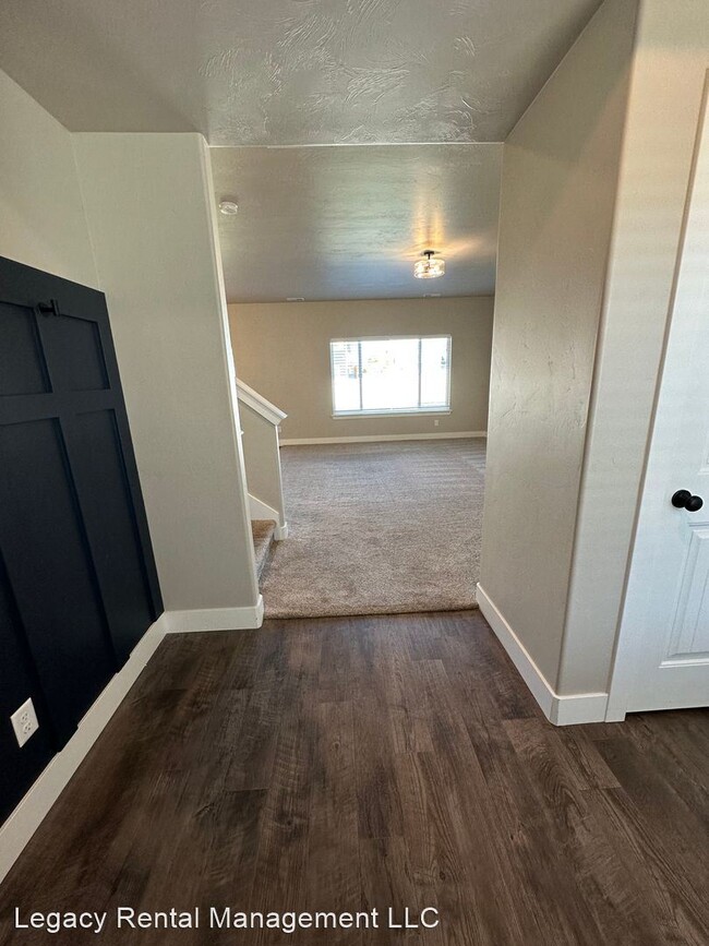 Building Photo - 3 br, 2.5 bath House - 2152 S. Summerfield Ln
