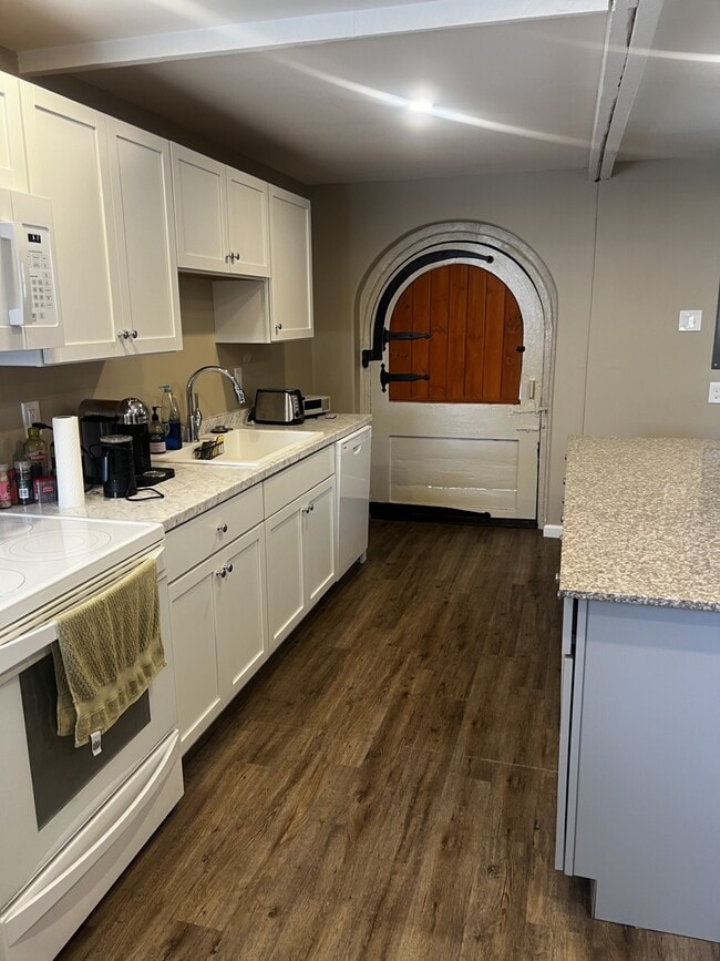 Foto del edificio - 104 N Essex Ave