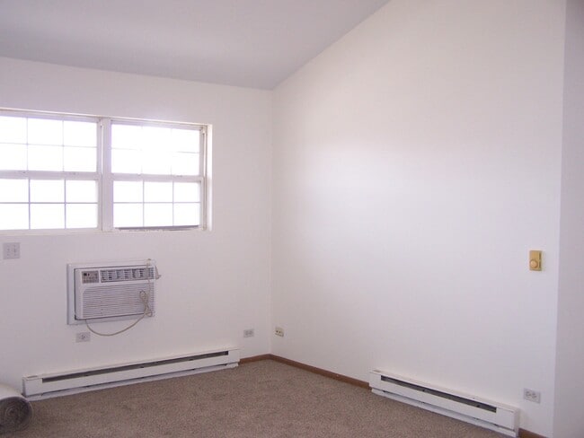 Building Photo - 510 Cunat Blvd