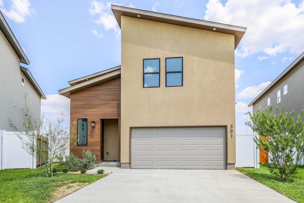 Foto principal - 301 Deer Path Lp