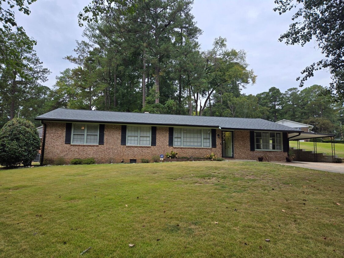 Foto principal - 613 Westbury Dr