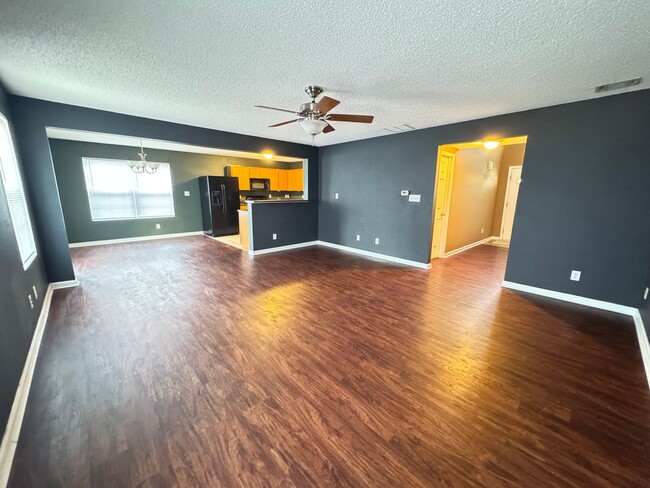 Foto del edificio - 2492 Middle View Dr